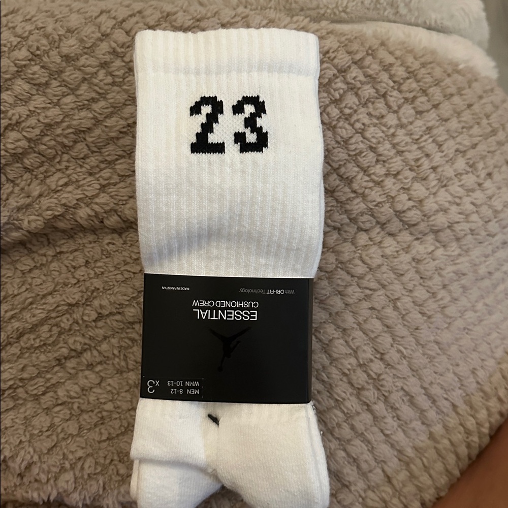Jordan 3 pack of socks brand new Michael Jordan essential cushioned crew socks